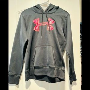 Woman’s under armor sweatshirt